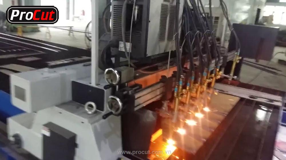 Giá máy cắt sắt plasma CNC